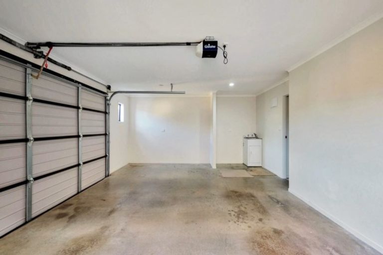 Photo of property in 2/19 Glencarron Place, Bethlehem, Tauranga, 3110