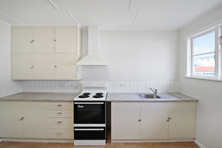 Photo of property in 2 Argyle Grove, Trentham, Upper Hutt, 5018