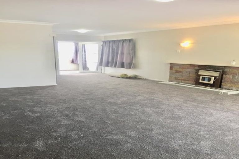 Photo of property in 4199 Great North Road, Glen Eden, Auckland, 0602