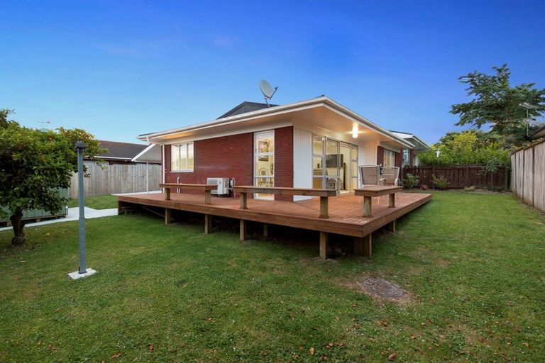 Photo of property in 2/162 Pigeon Mountain Road, Half Moon Bay, Auckland, 2012