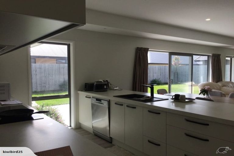 Photo of property in 34 Whincops Road, Halswell, Christchurch, 8025