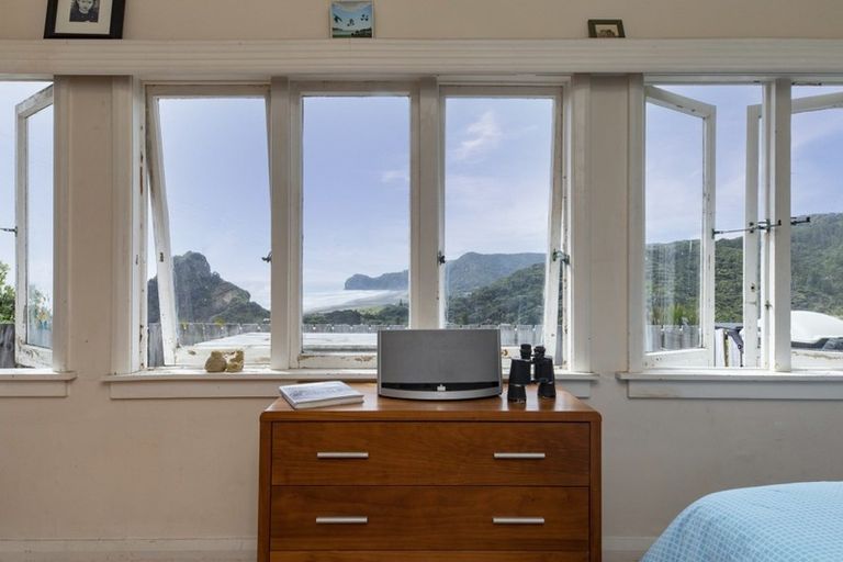 Photo of property in 29 Rayner Road, Piha, New Lynn, 0772