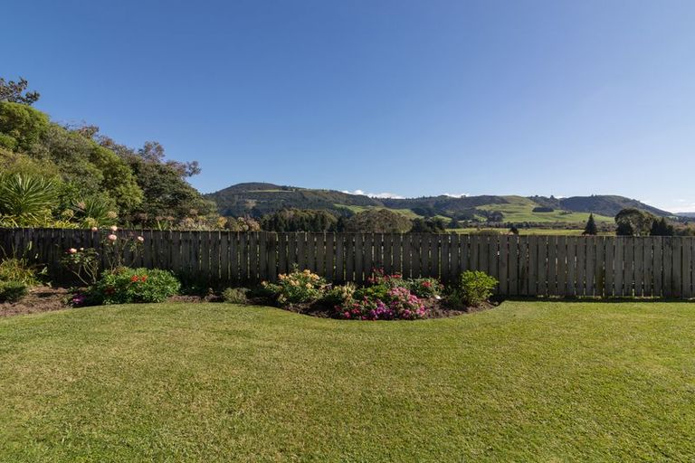 Photo of property in 10 Aquarius Drive, Kawaha Point, Rotorua, 3010