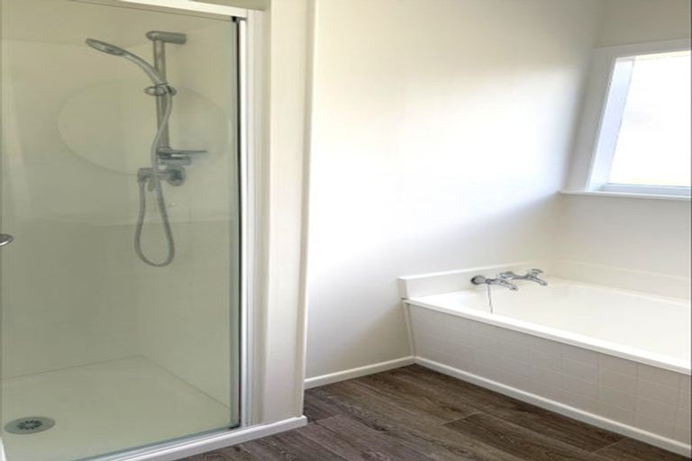 Photo of property in 52 Moore Street, Hillcrest, Auckland, 0627