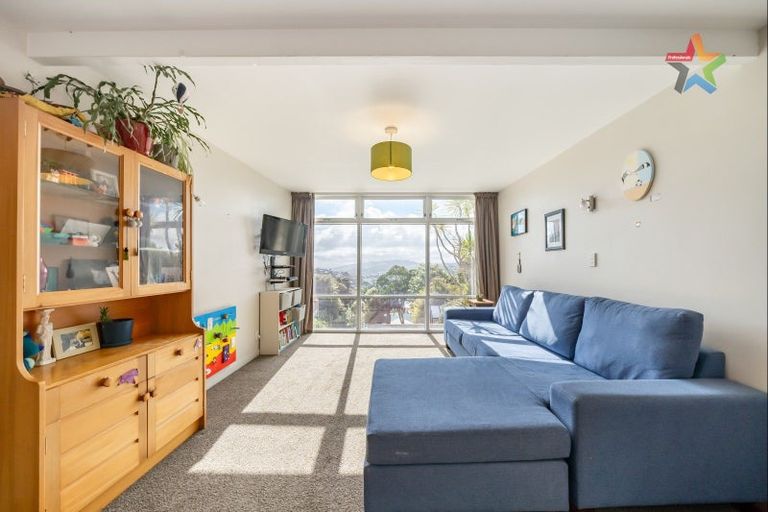 Photo of property in 28 Hollies Crescent, Johnsonville, Wellington, 6037