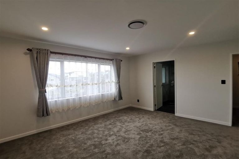 Photo of property in 46 Te Oneroa Way, Long Bay, Auckland, 0630