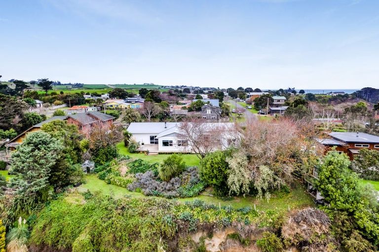 Photo of property in 34 Kawei Road, Ohawe, Hawera, 4671