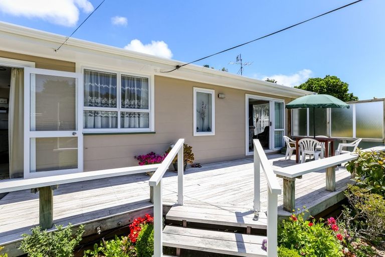 Photo of property in 30 Seaview Road, Marfell, New Plymouth, 4310