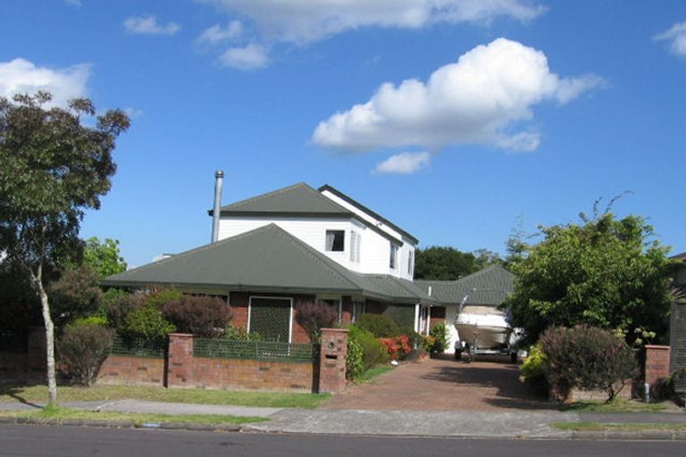 Photo of property in 38 Lagoon Way, West Harbour, Auckland, 0618