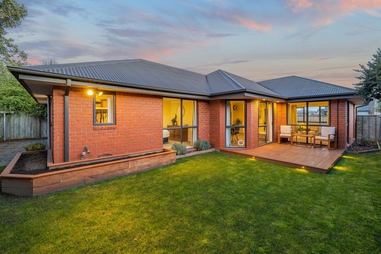 Photo of property in 15 Hideaway Gate, Parklands, Christchurch, 8083