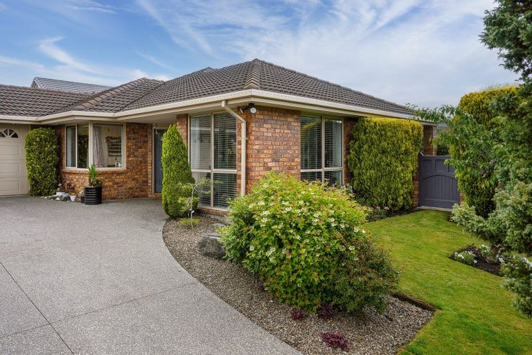 Photo of property in 2 Glencullen Drive, Casebrook, Christchurch, 8051