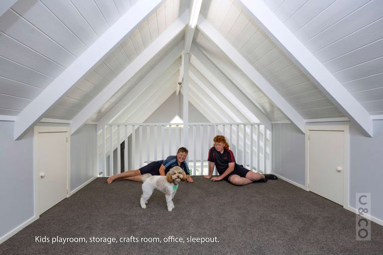Photo of property in 11 Taupaki Road, Taupaki, 0782