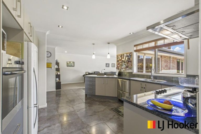 Photo of property in 33 Parkhaven Drive, Rosehill, Papakura, 2113