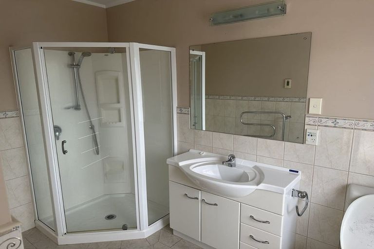 Photo of property in 7 Sanctuary Point, Sunnyhills, Auckland, 2010