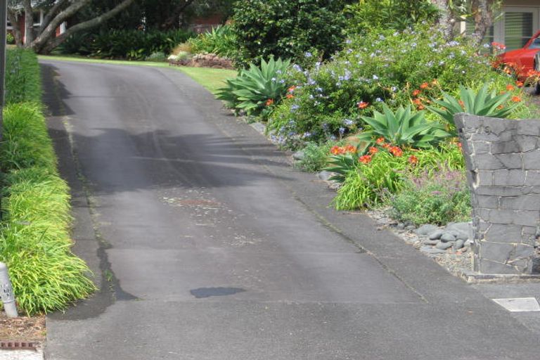 Photo of property in 19 Red Bluff Rise, Campbells Bay, Auckland, 0630