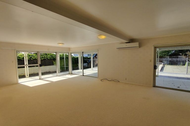 Photo of property in 271 Bleakhouse Road, Mellons Bay, Auckland, 2014