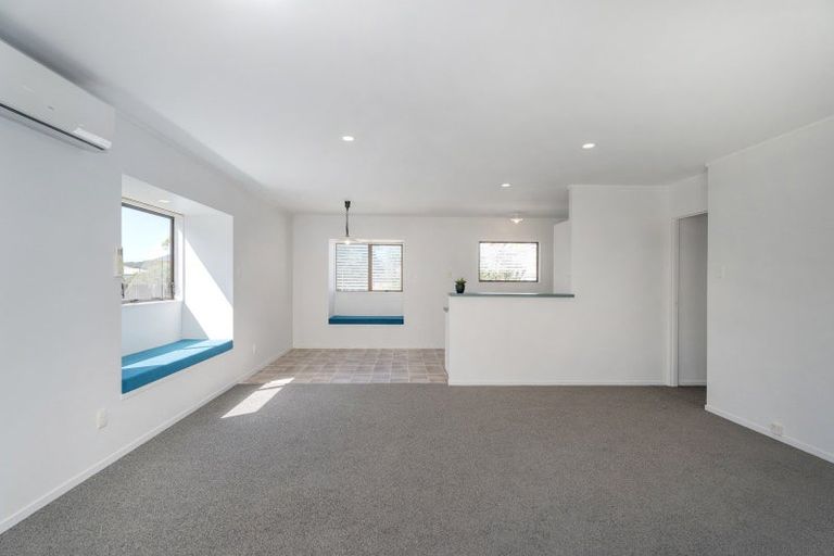 Photo of property in 15 Kawakawa Road, Whitianga, 3510