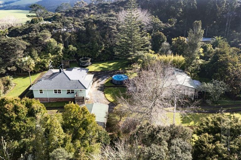 Photo of property in 380 Muriwai Road, Waimauku, 0881