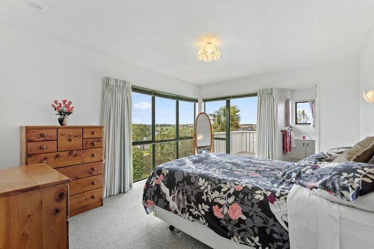 Photo of property in 1 Castaway Place, Gulf Harbour, Whangaparaoa, 0930