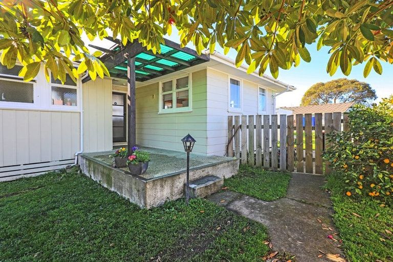 Photo of property in 75 Lipscombe Crescent, Havelock North, 4130