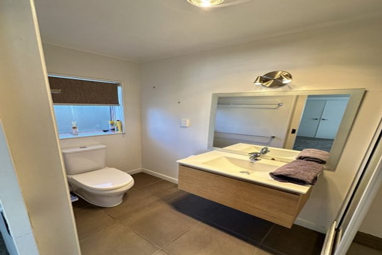 Photo of property in 34 Highland Park Drive, Highland Park, Auckland, 2010