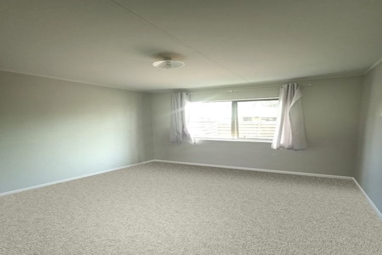 Photo of property in 9 Edgewater Drive, Pakuranga, Auckland, 2010