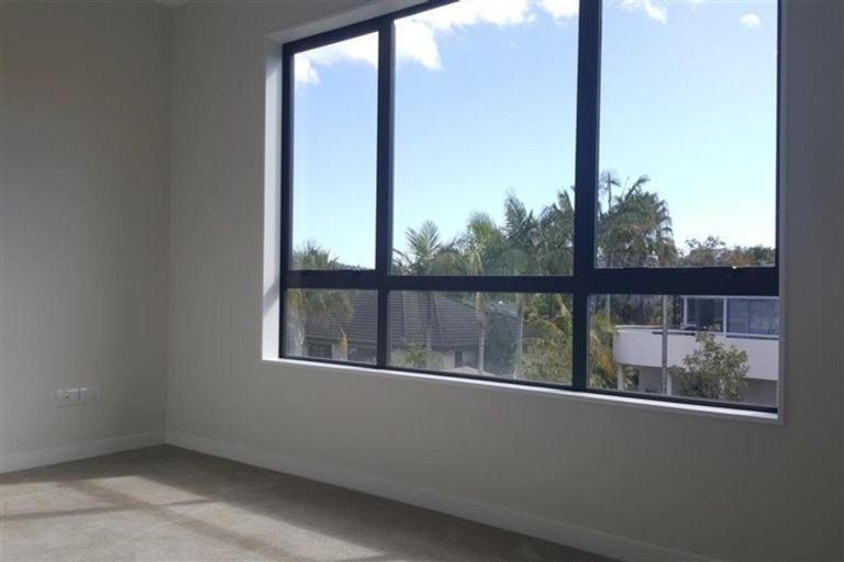 Photo of property in 3a Horizon Way, West Harbour, Auckland, 0618