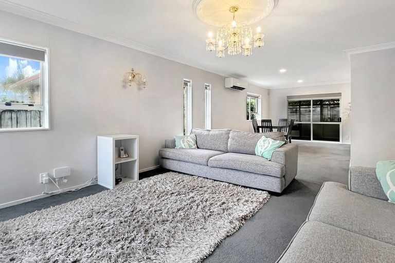 Photo of property in 12 Stewart Gibson Place, Manurewa, Auckland, 2105