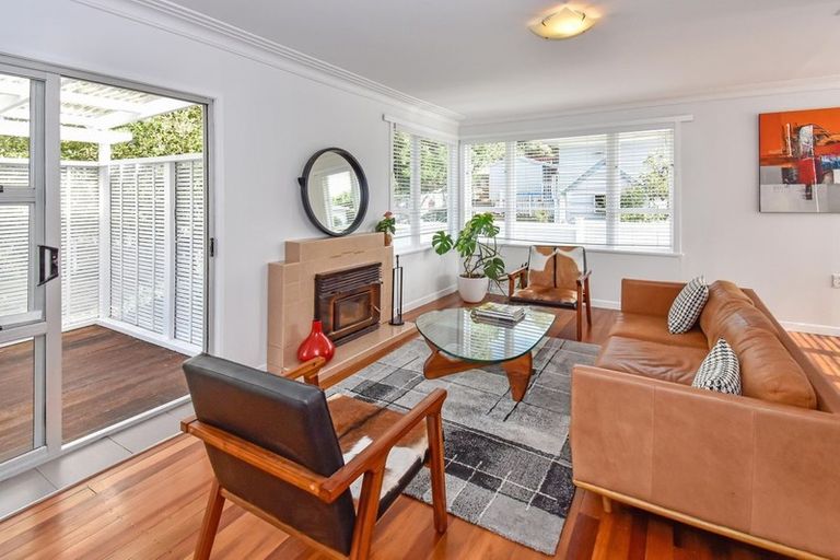 Photo of property in 28 Tampin Road, Hillpark, Auckland, 2102