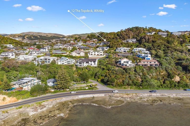Photo of property in 12 The Topdeck, Whitby, Porirua, 5024