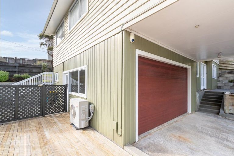 Photo of property in 14 Akatea Road, Korokoro, Lower Hutt, 5012