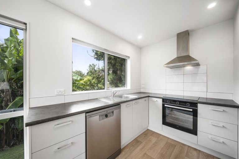 Photo of property in 12a Withers Road, Glen Eden, Auckland, 0602