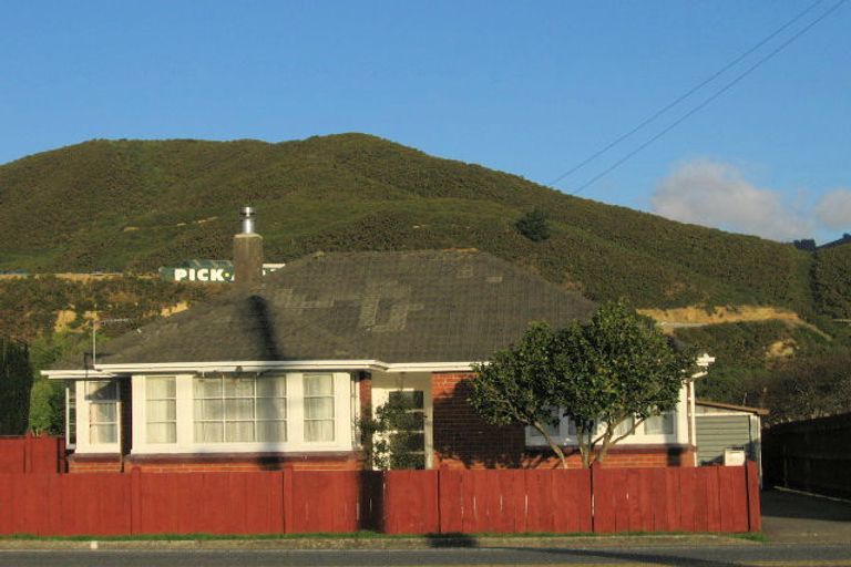 Photo of property in 1086 High Street, Taita, Lower Hutt, 5011