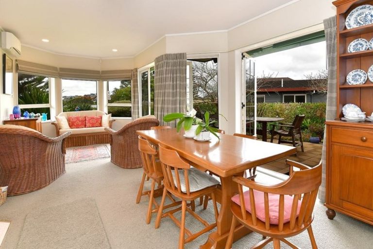 Photo of property in 28 Settlers Grove, Orewa, 0931
