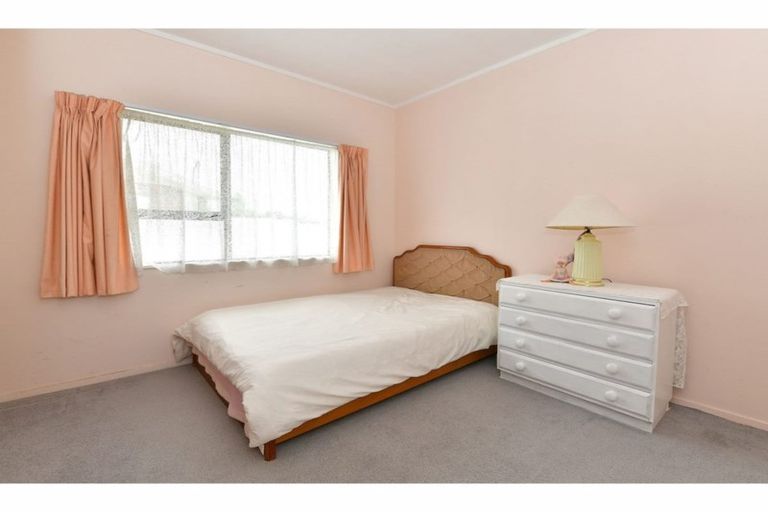 Photo of property in 27 Maygrove Drive, Orewa, 0931