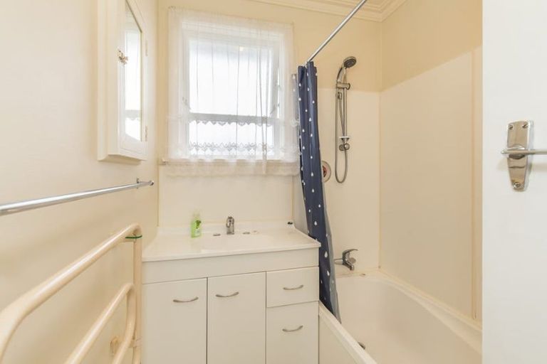 Photo of property in 4 Ross Street, Levin, 5510