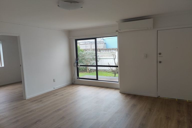 Photo of property in 2/128 Sandringham Road, Sandringham, Auckland, 1025