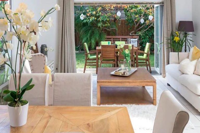 Photo of property in 1/58 Hattaway Avenue, Bucklands Beach, Auckland, 2012