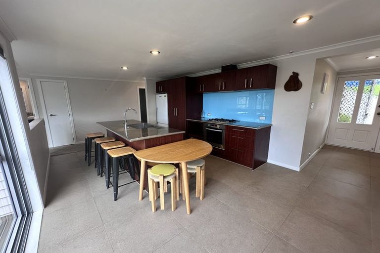 Photo of property in 24 Kiteroa Terrace, Rothesay Bay, Auckland, 0630