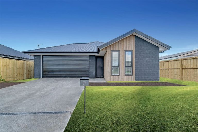 Photo of property in 71 Northmoor Boulevard, Rolleston, 7615