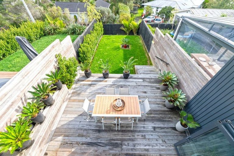 Photo of property in 19d Tawa Road, Te Atatu Peninsula, Auckland, 0610