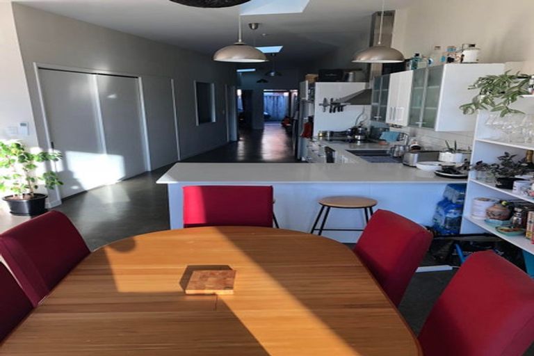 Photo of property in 5/25 Home Street, Mount Victoria, Wellington, 6011