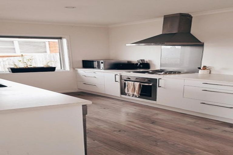 Photo of property in 10 Fordham Street, Beach Haven, Auckland, 0626