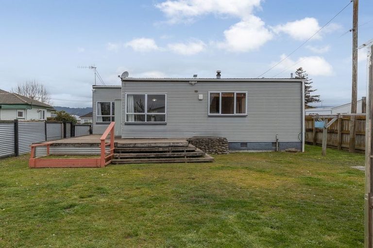 Photo of property in 1 Quinn Road, Levin, 5510