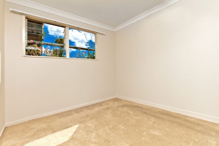 Photo of property in 2/38 Glenvar Road, Torbay, Auckland, 0630