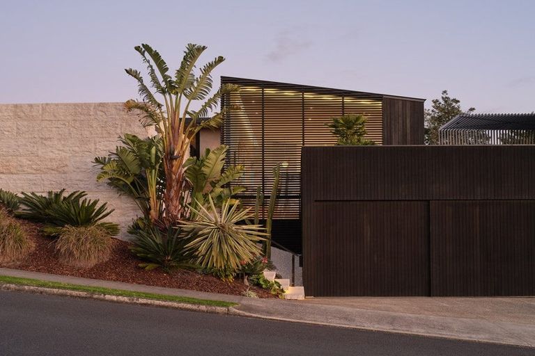 Photo of property in 6 Island Bay Road, Beach Haven, Auckland, 0626