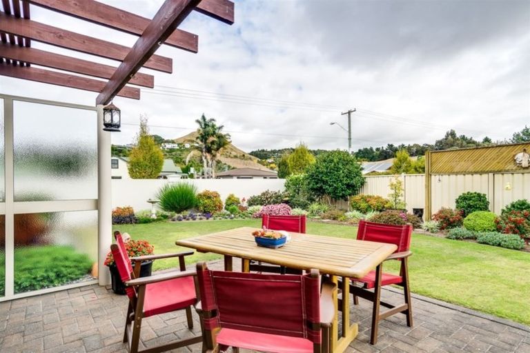 Photo of property in 14 Alderney Way, Taradale, Napier, 4112