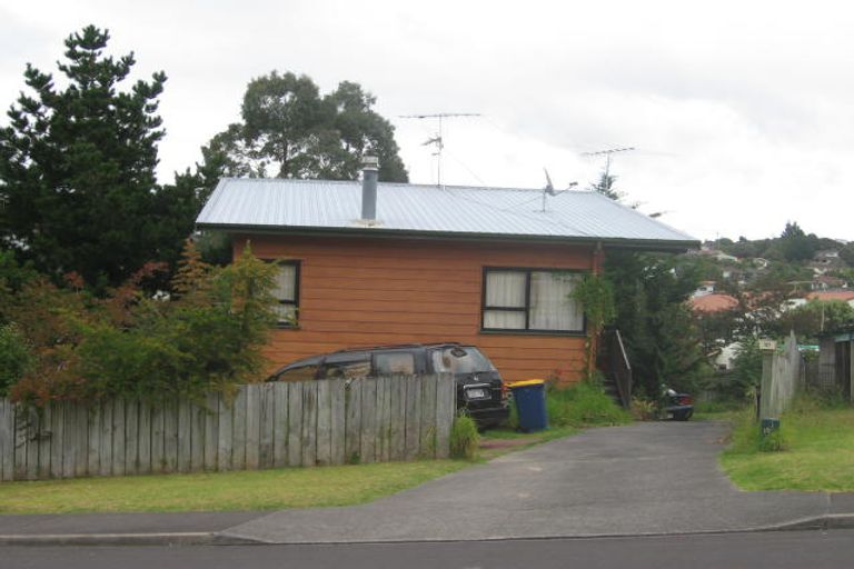 Photo of property in 121 Athena Drive, Totara Vale, Auckland, 0629