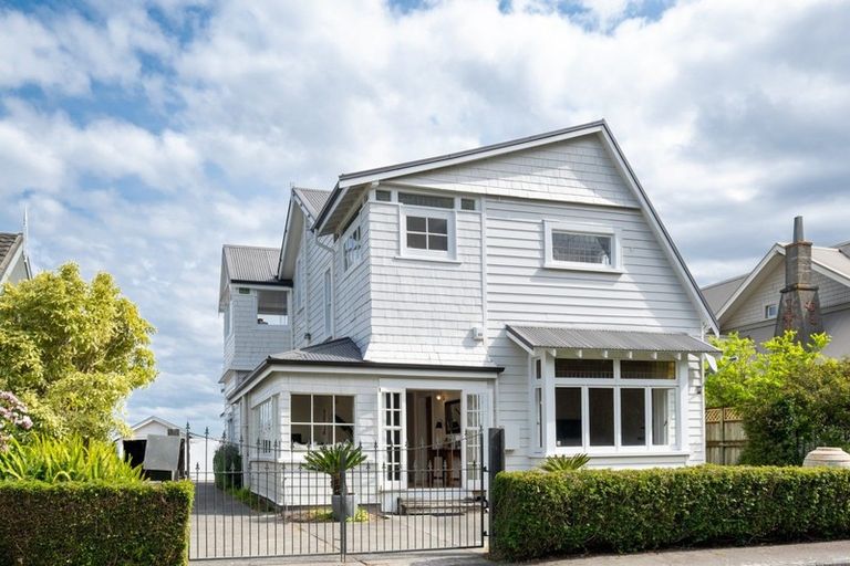 Photo of property in 12 Lighthouse Road, Bluff Hill, Napier, 4110