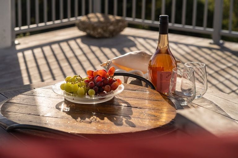 Photo of property in 6 Pine Ridge Terrace, Waikanae Beach, Waikanae, 5036